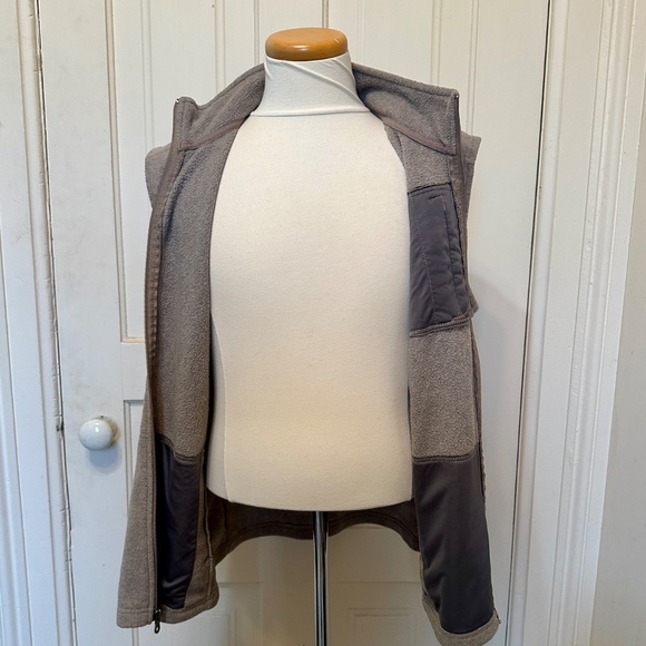 Men's Fleece Vest L Grey Zip Pockets Croft and Barrel NEW - Picture 5 of 11